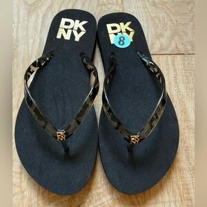 DKNY Flip Flops Sandals Size 8